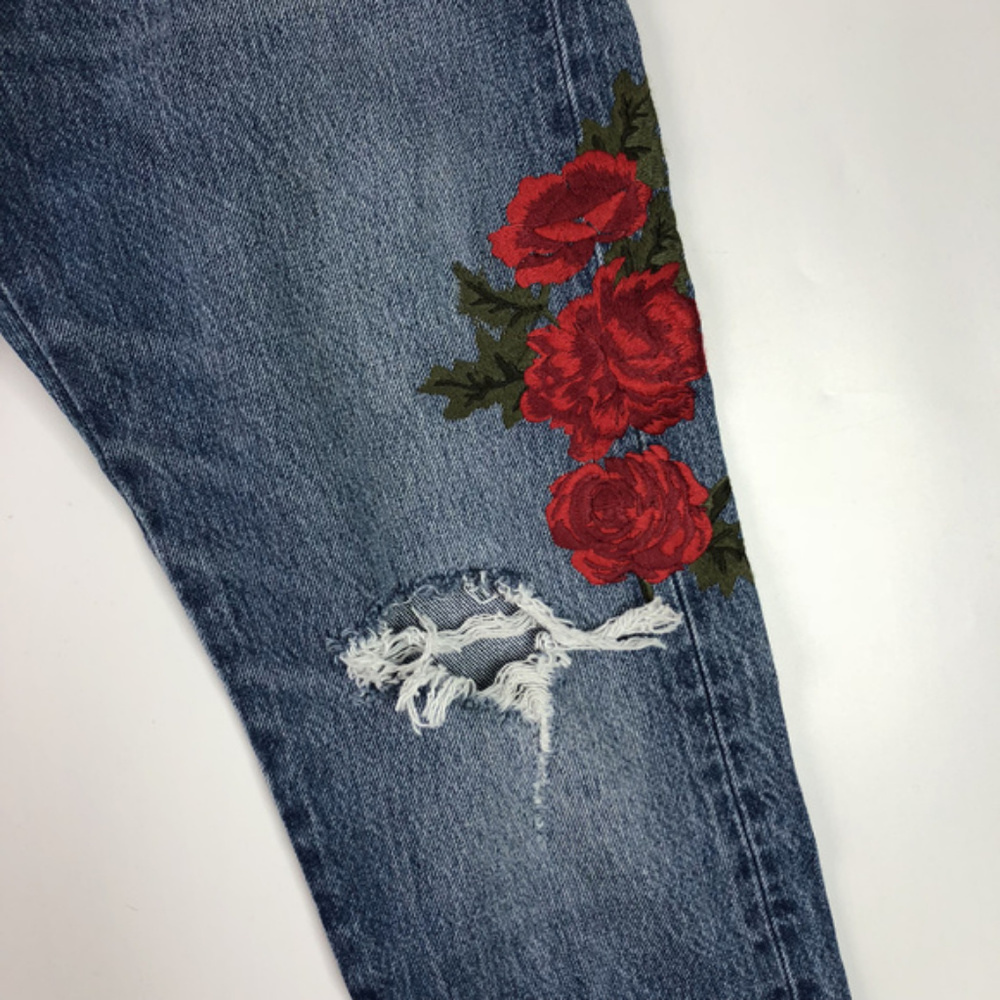 Levi's 501 Crop Taper Rose Embroidery Jeans NWT - Picture 5 of 7